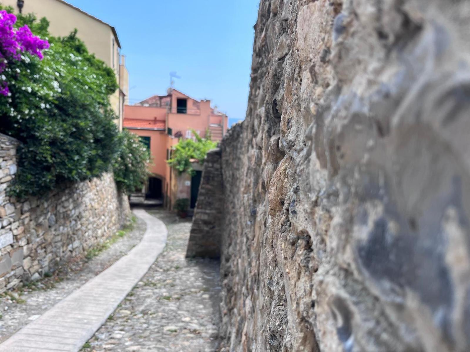 La Finestra Sul Borgo Bed & Breakfast Cervo Dış mekan fotoğraf