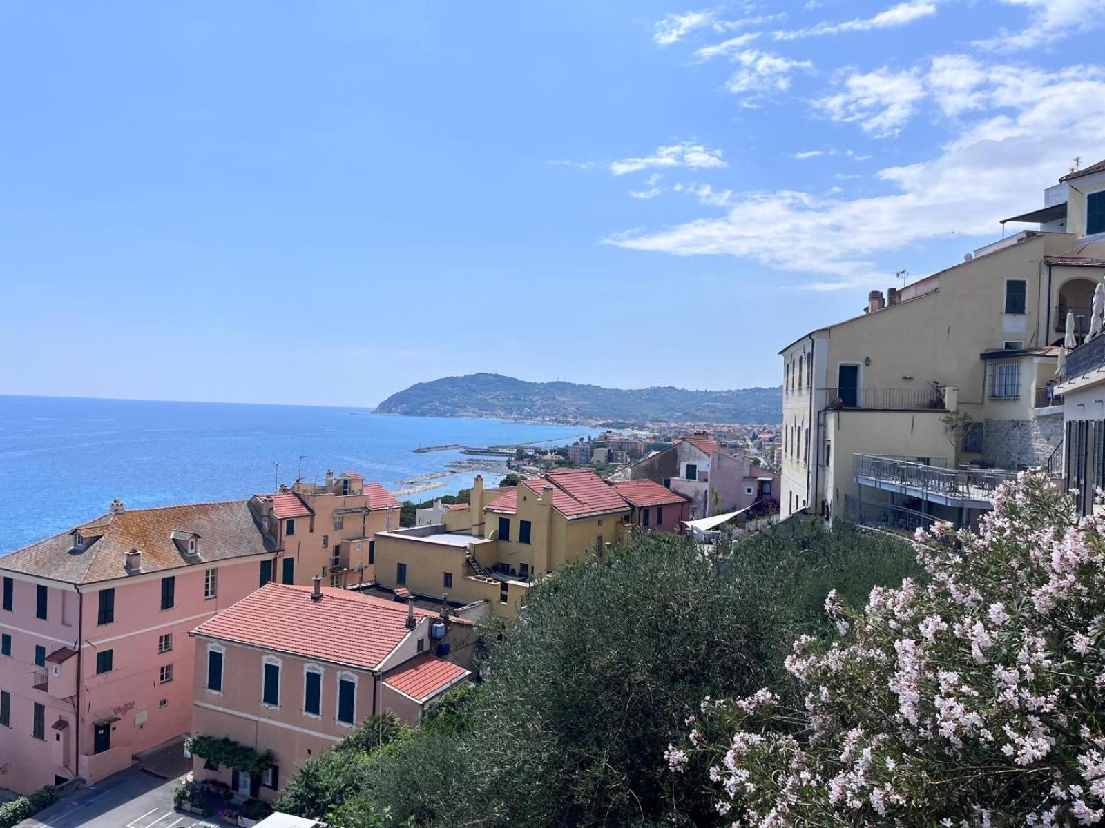 La Finestra Sul Borgo Bed & Breakfast Cervo Dış mekan fotoğraf