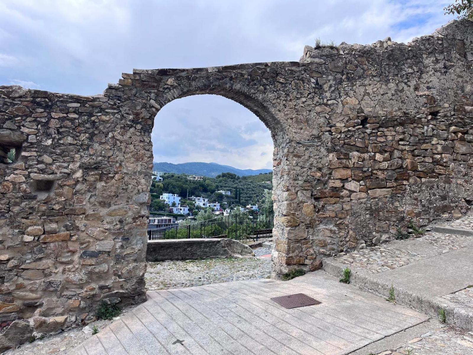 La Finestra Sul Borgo Bed & Breakfast Cervo Dış mekan fotoğraf