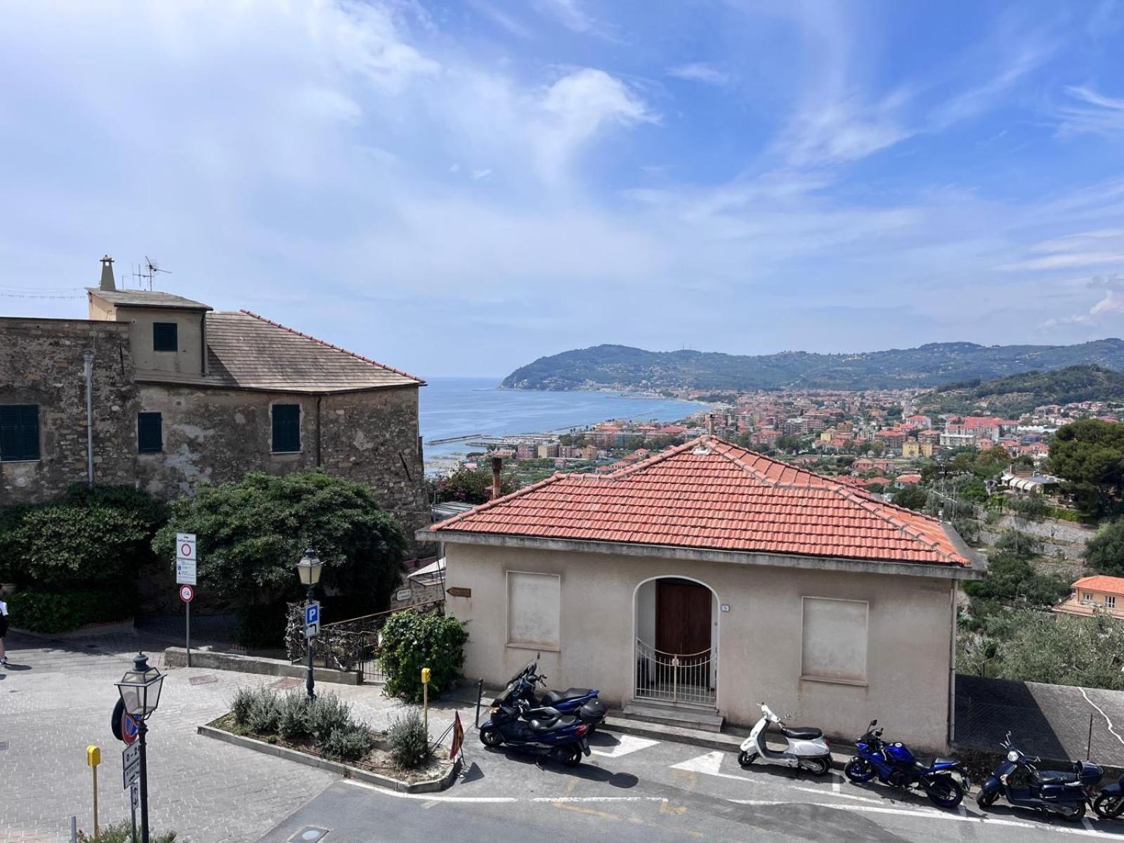 La Finestra Sul Borgo Bed & Breakfast Cervo Dış mekan fotoğraf