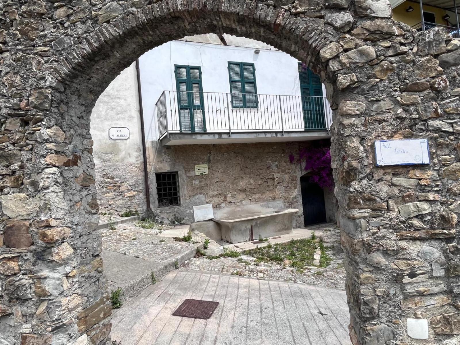 La Finestra Sul Borgo Bed & Breakfast Cervo Dış mekan fotoğraf